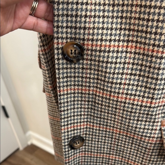 Gray and Red Blazer with Structured Silhouette - Picture 5 of 8